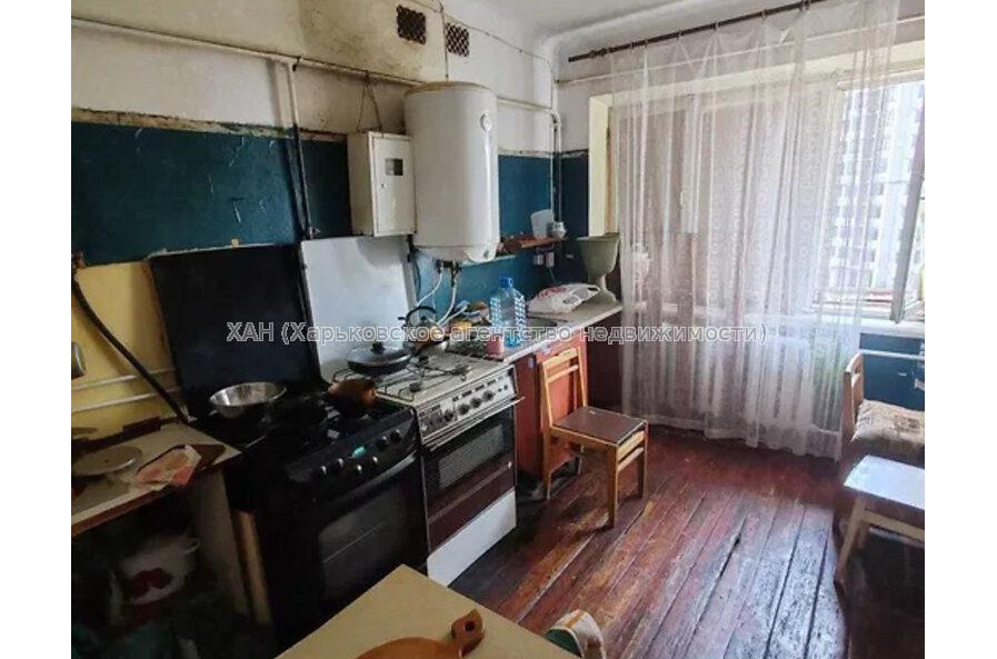 Продам квартиру, Шекспира ул. , 15 кім., 12 м², советский ремонт 