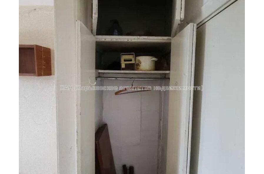 Продам квартиру, Шекспира ул. , 15 кім., 12 м², советский ремонт 