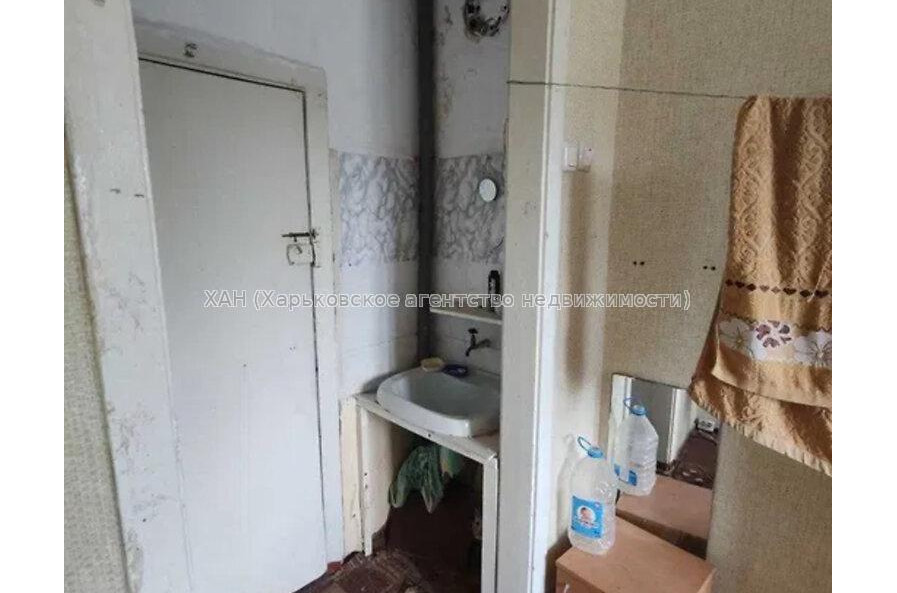 Продам квартиру, Шекспира ул. , 15 кім., 12 м², советский ремонт 