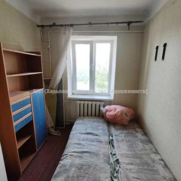 Продам квартиру, Шекспира ул. , 15 кім., 12 м², советский ремонт 