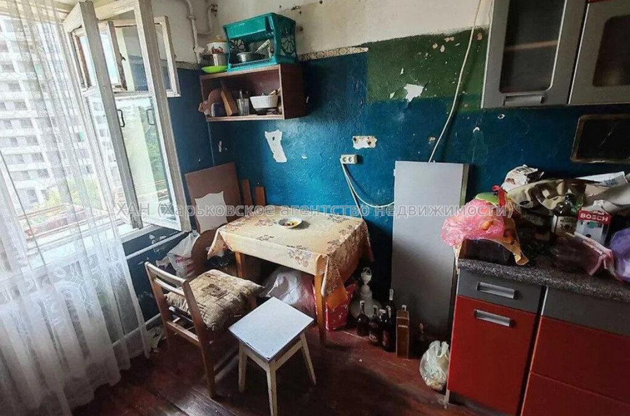 Продам квартиру, Шекспира ул. , 1 кім., 18 м², советский ремонт 