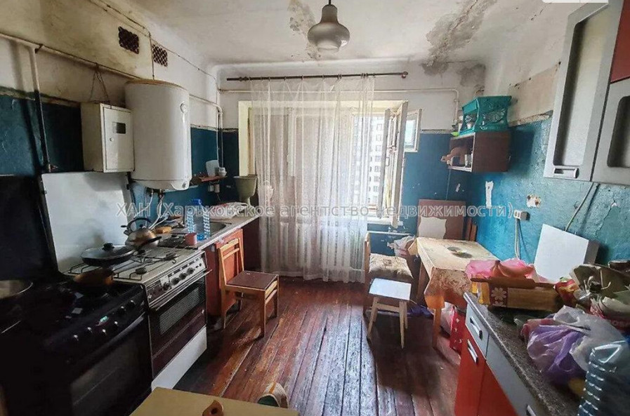 Продам квартиру, Шекспира ул. , 15 кім., 12 м², советский ремонт 