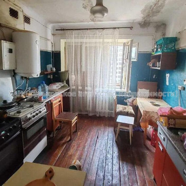 Продам квартиру, Шекспира ул. , 1 кім., 18 м², советский ремонт 