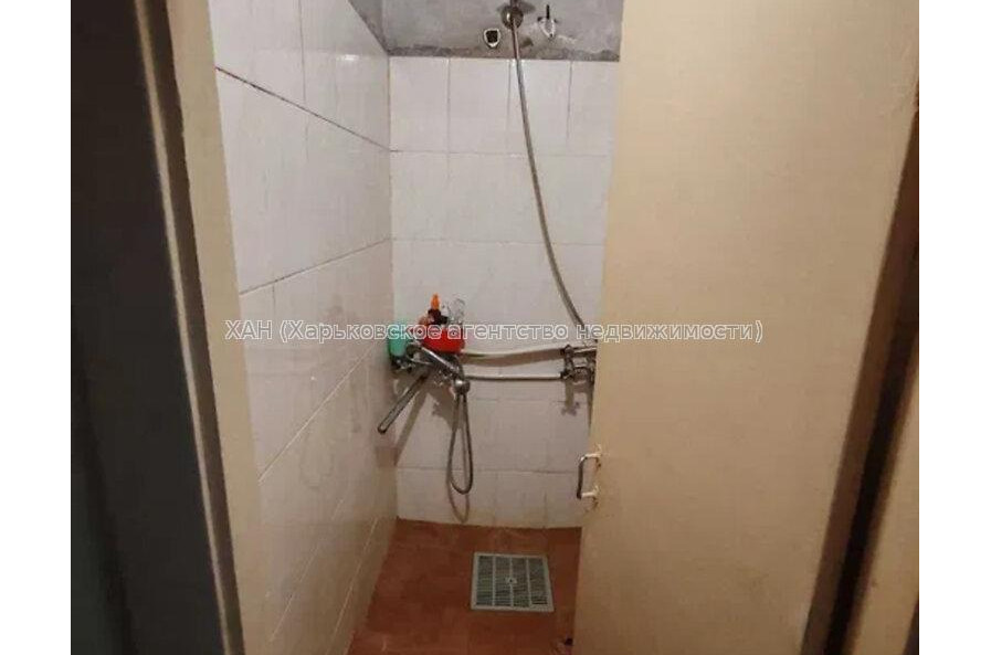 Продам квартиру, Шекспира ул. , 15 кім., 12 м², советский ремонт 