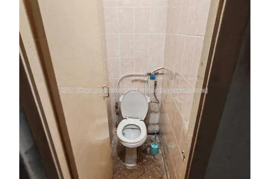 Продам квартиру, Шекспира ул. , 15 кім., 12 м², советский ремонт 