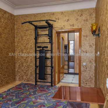 Здам квартиру, 12 Апреля ул. , 3 кім., 80 м², косметический ремонт 