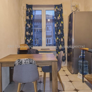 Здам квартиру, 12 Апреля ул. , 3 кім., 80 м², косметический ремонт 