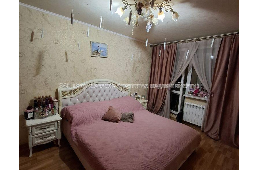 Продам квартиру, Зерновой пер. , 3 кім., 65.40 м², капитальный ремонт 