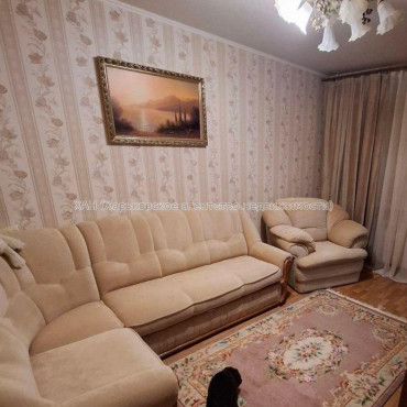 Продам квартиру, Зерновой пер. , 3 кім., 65.40 м², капитальный ремонт 