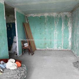 Продам квартиру, Тракторостроителей просп. , 2 кім., 46.70 м², без ремонта