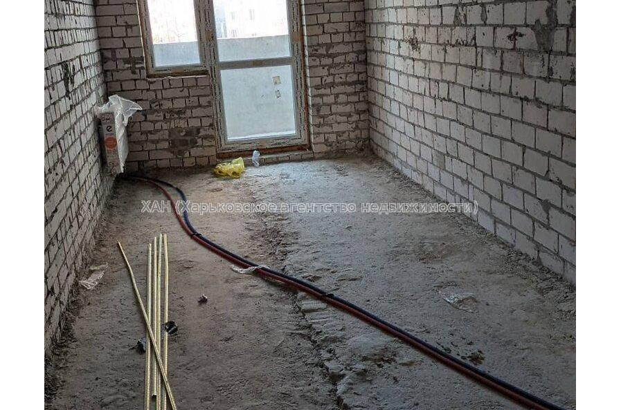 Продам квартиру, Льва Ландау просп. , 3  ком., 80 м², без внутренних работ 