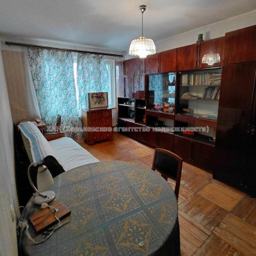 Продам квартиру, Мира ул. , 3 кім., 65 м², советский ремонт 