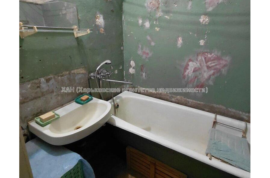 Продам квартиру, Мира ул. , 3 кім., 65 м², советский ремонт 