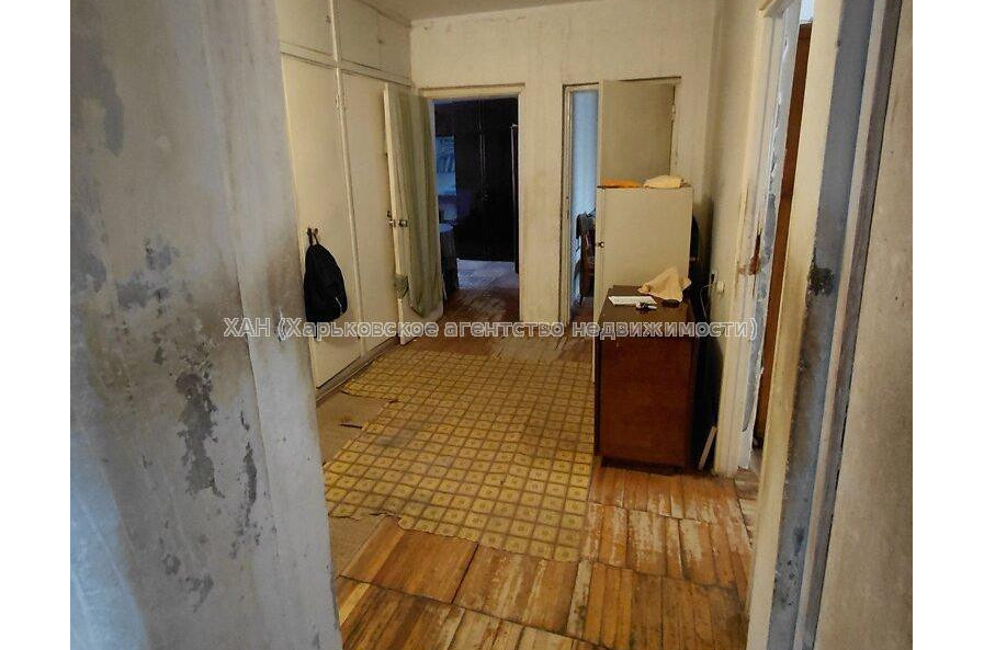 Продам квартиру, Мира ул. , 3 кім., 65 м², советский ремонт 