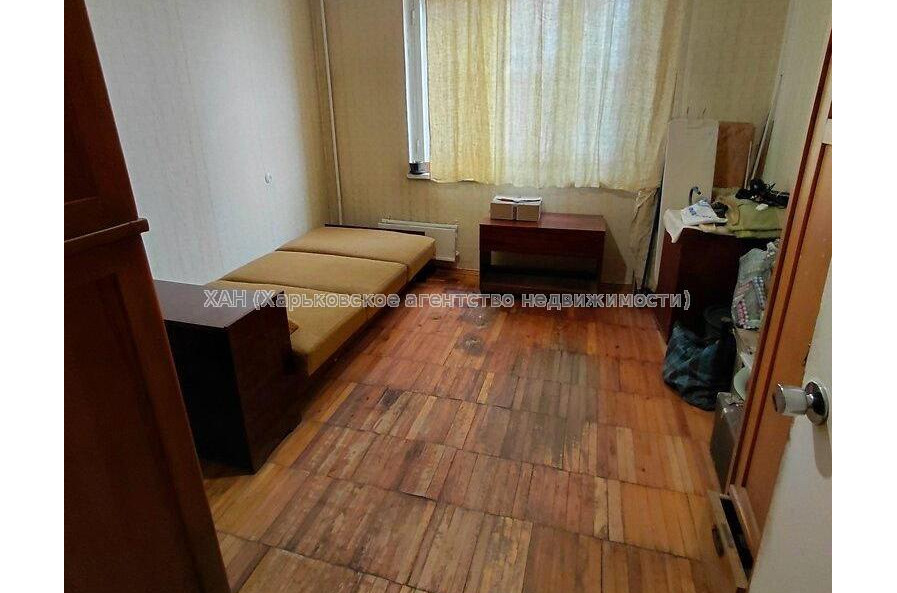 Продам квартиру, Мира ул. , 3 кім., 65 м², советский ремонт 