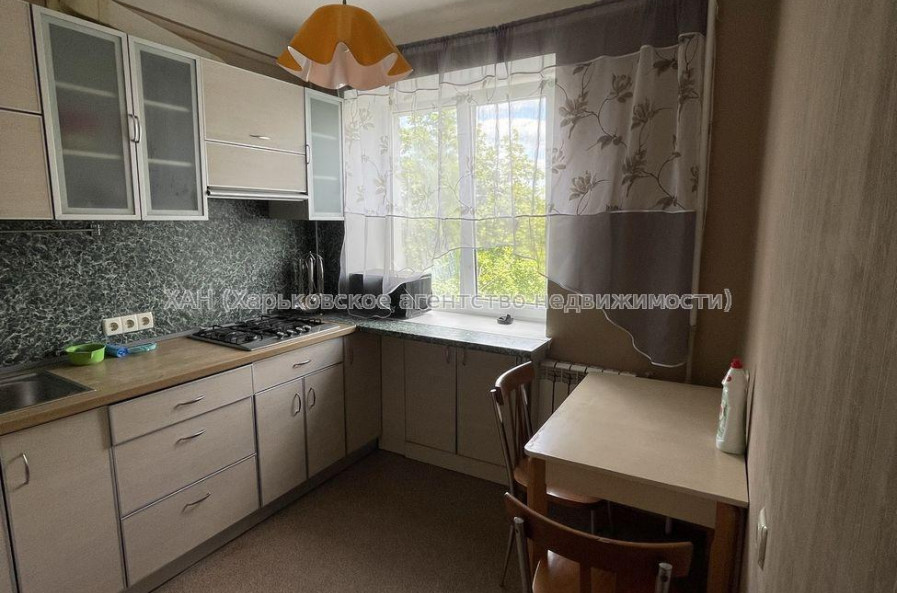 Сдам квартиру, Науки просп. , 64 , 2  ком., 50 м², капитальный ремонт 