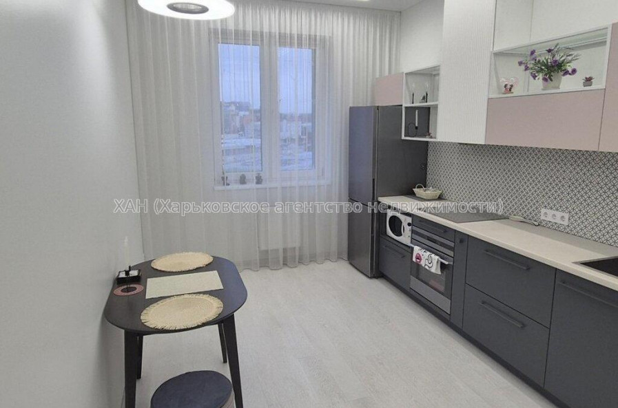 Продам квартиру, Ботаническая ул. , 2 кім., 82 м², евроремонт 