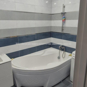 Продам квартиру, Ботаническая ул. , 2 кім., 82 м², евроремонт 