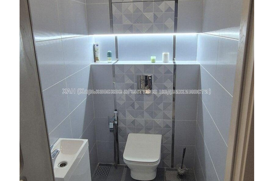 Продам квартиру, Ботаническая ул. , 2 кім., 82 м², евроремонт 