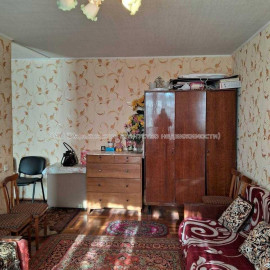Продам квартиру, Единства ул. , 1 кім., 32 м², косметический ремонт