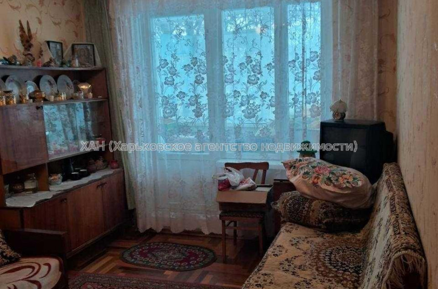 Продам квартиру, Единства ул. , 1 кім., 32 м², косметический ремонт 