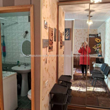 Продам квартиру, Единства ул. , 1 кім., 32 м², косметический ремонт 