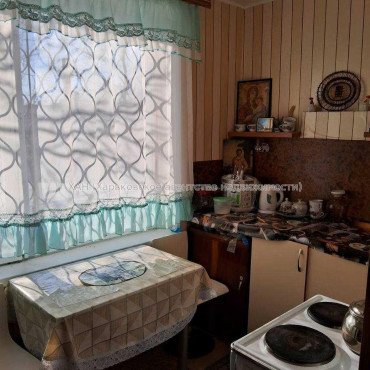 Продам квартиру, Единства ул. , 1 кім., 32 м², косметический ремонт 