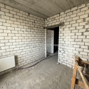 Продам квартиру, Мира ул. , 1 кім., 46 м², без внутренних работ 