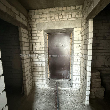 Продам квартиру, Мира ул. , 1 кім., 46 м², без внутренних работ 