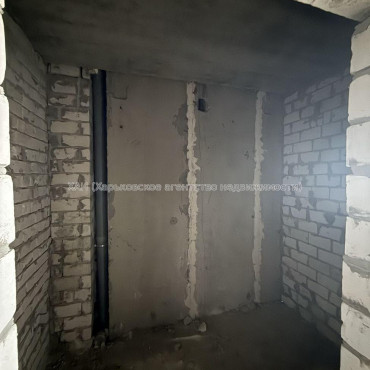 Продам квартиру, Мира ул. , 1 кім., 46 м², без внутренних работ 