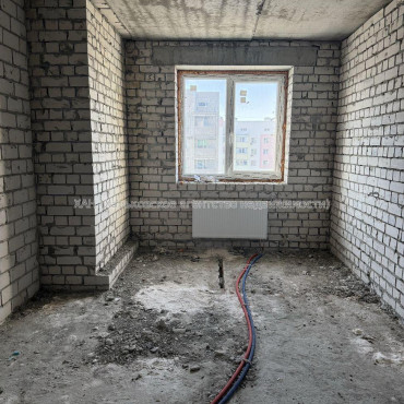 Продам квартиру, Мира ул. , 1 кім., 46 м², без внутренних работ 