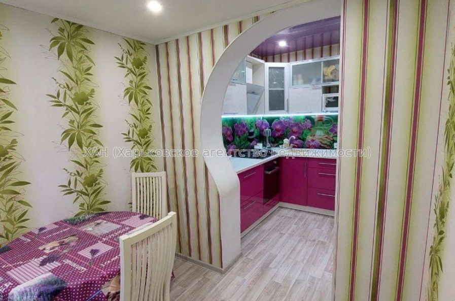 Продам квартиру, Светлая ул. , 2 кім., 52 м², евроремонт 