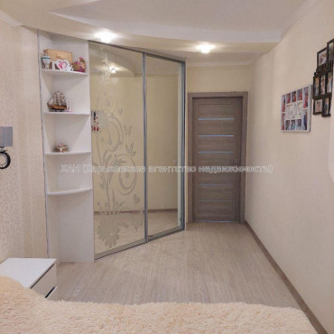 Продам квартиру, Светлая ул. , 2 кім., 52 м², евроремонт 