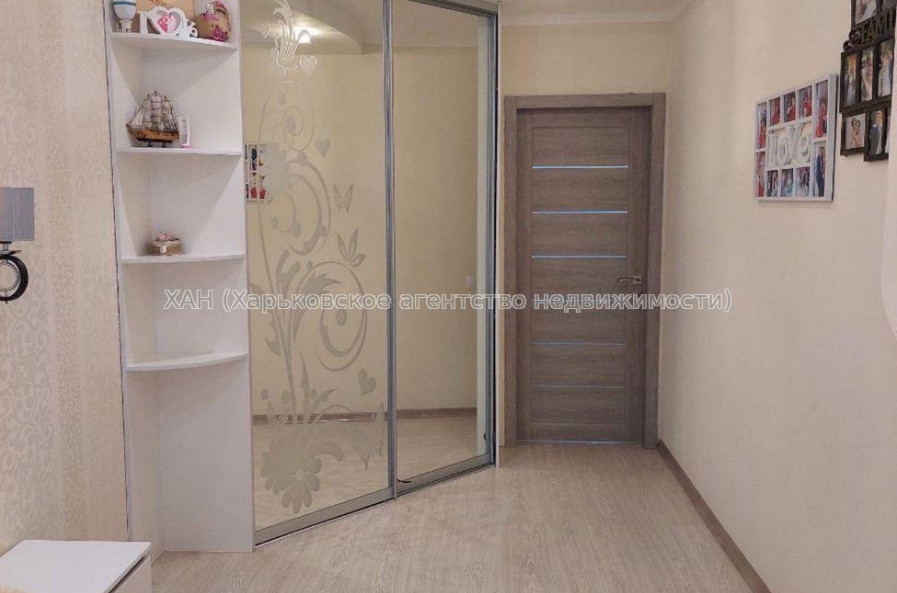 Продам квартиру, Светлая ул. , 2 кім., 52 м², евроремонт 