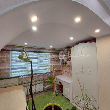 Продам квартиру, Светлая ул. , 2 кім., 52 м², евроремонт 