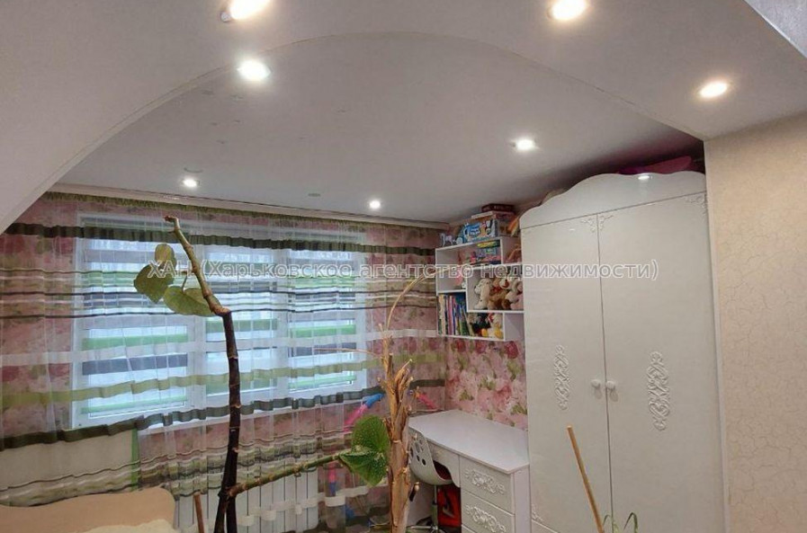 Продам квартиру, Светлая ул. , 2 кім., 52 м², евроремонт 