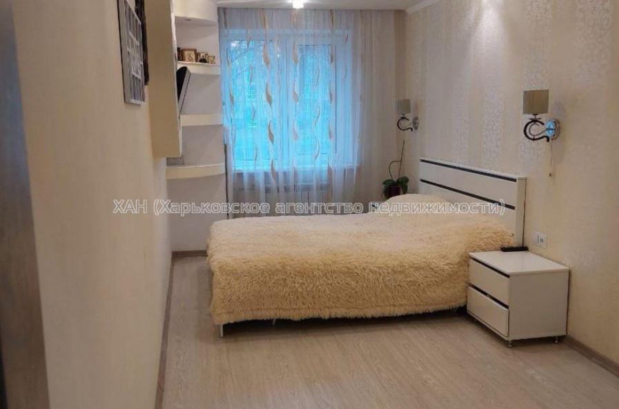 Продам квартиру, Светлая ул. , 2 кім., 52 м², евроремонт 