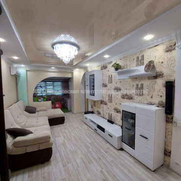 Продам квартиру, Светлая ул. , 2 кім., 52 м², евроремонт 