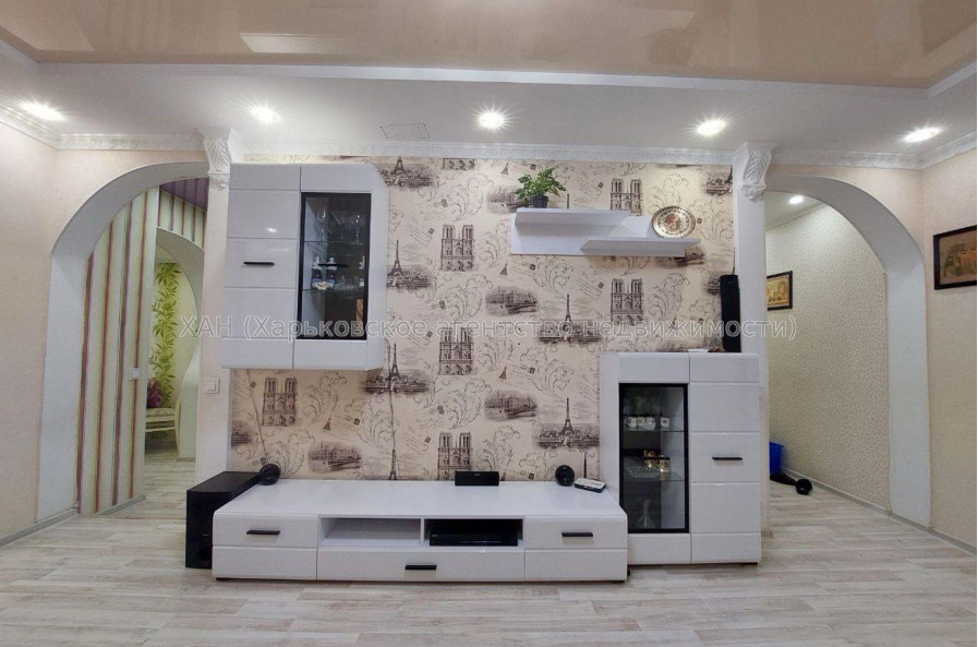 Продам квартиру, Светлая ул. , 2 кім., 52 м², евроремонт 