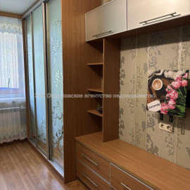 Продам квартиру, Героев Харькова просп. , 1 кім., 33.10 м², капитальный ремонт
