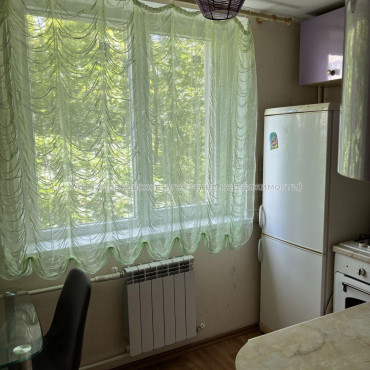 Продам квартиру, Героев Харькова просп. , 1 кім., 33.10 м², капитальный ремонт 