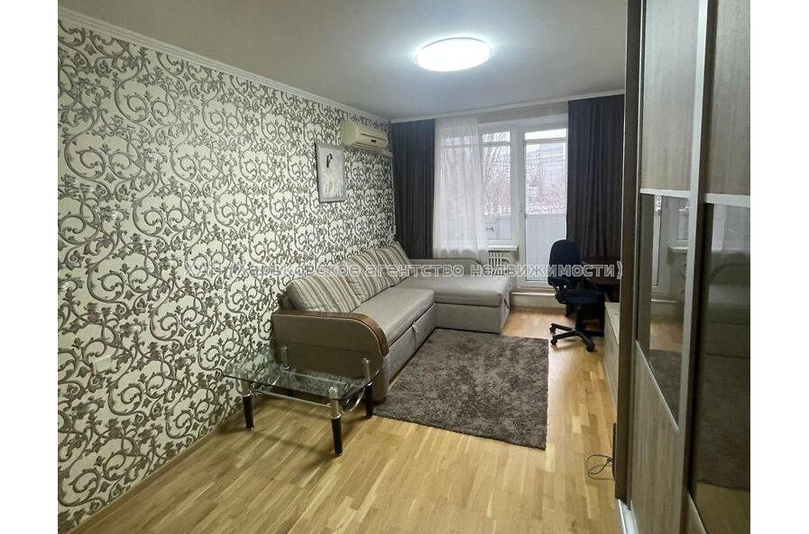 Продам квартиру, Победы просп. , 2 кім., 44.50 м², капитальный ремонт 