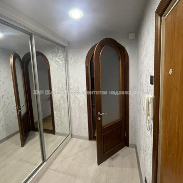 Продам квартиру, Победы просп. , 2 кім., 44.50 м², капитальный ремонт 