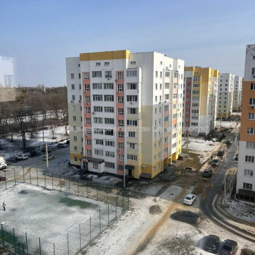 Продам квартиру, Мира ул. , 2  ком., 69 м², без внутренних работ 