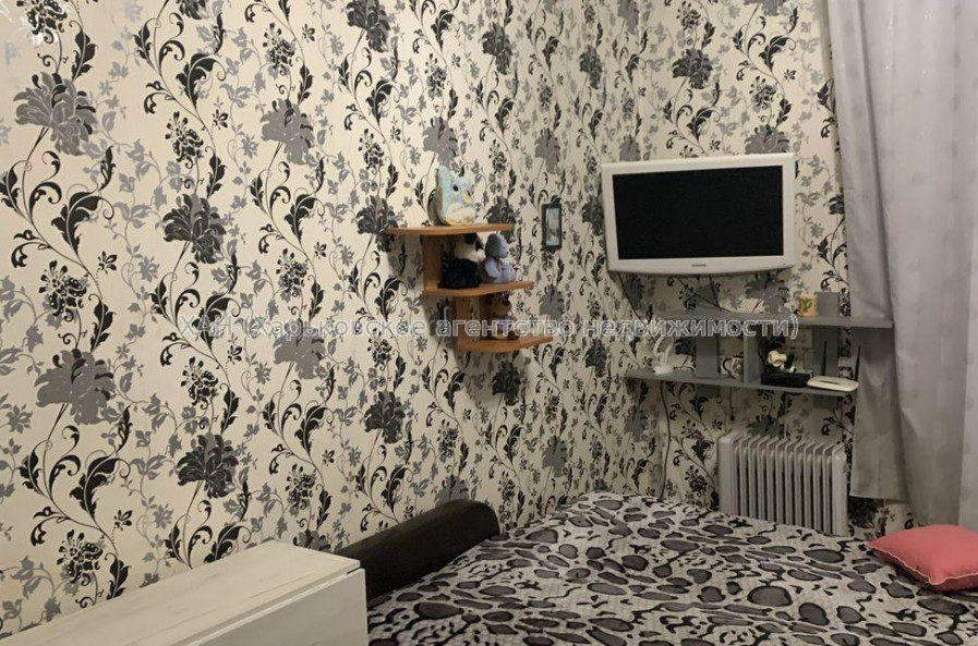 Продам квартиру, Василия Вышиваного ул. , 1 кім., 35.30 м², косметический ремонт 