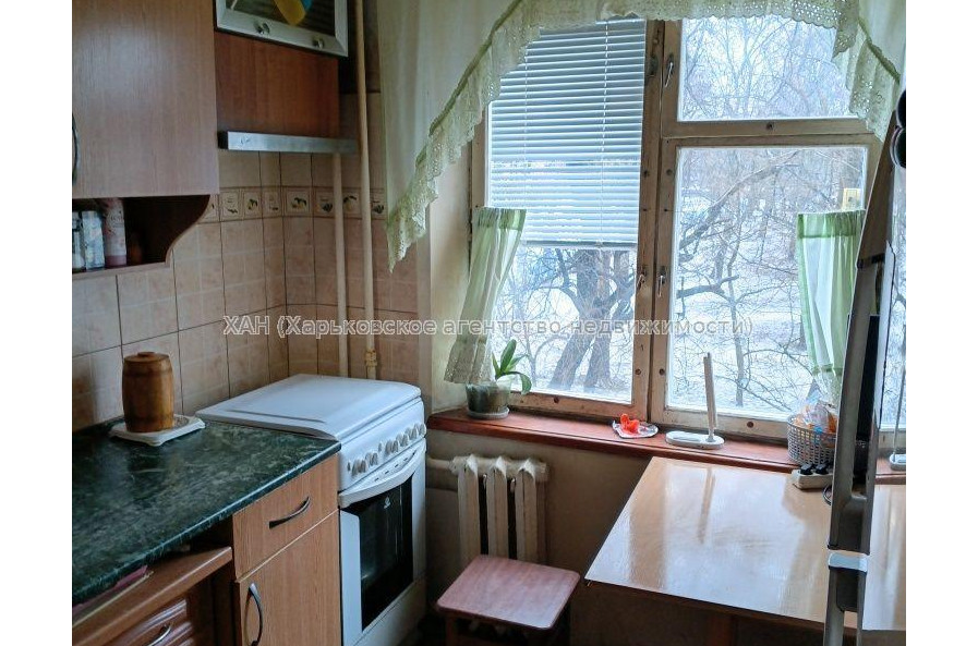 Продам квартиру, Индустриальный просп. , 3 кім., 53 м², косметический ремонт 
