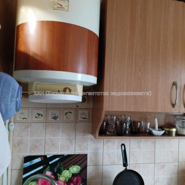 Продам квартиру, Индустриальный просп. , 3 кім., 53 м², косметический ремонт 