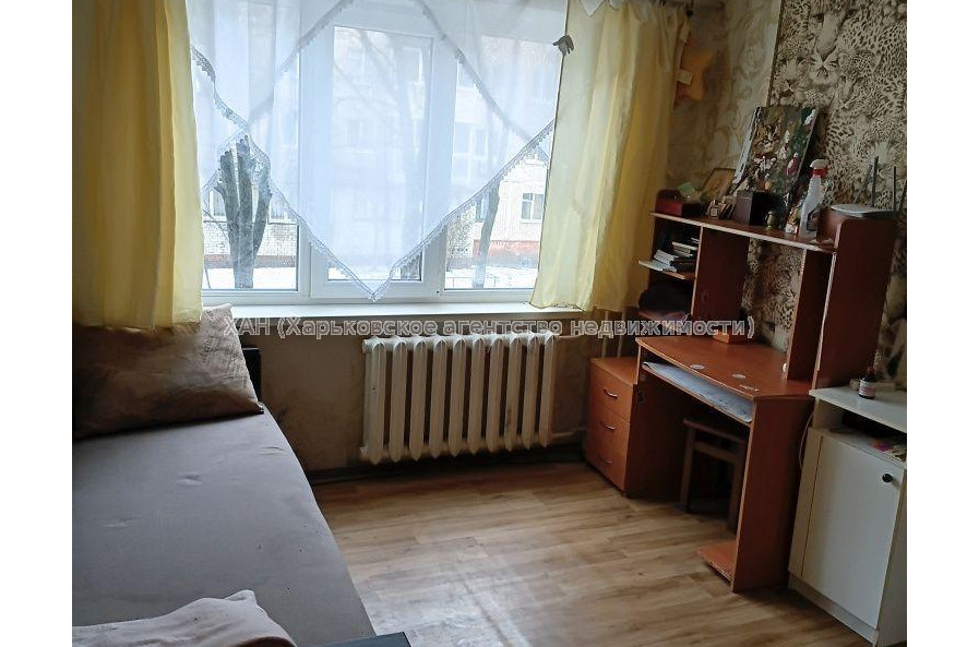 Продам квартиру, Индустриальный просп. , 3 кім., 53 м², косметический ремонт 