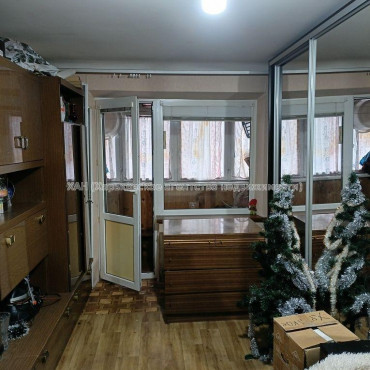 Продам квартиру, Индустриальный просп. , 3 кім., 53 м², косметический ремонт 