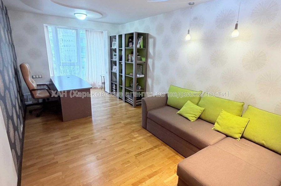 Продам квартиру, Непокоренных ул. , 68 , 3 кім., 65 м², капитальный ремонт 